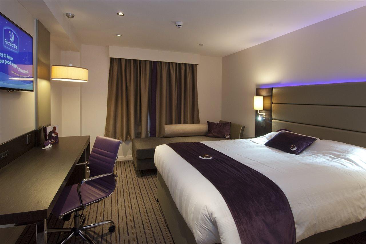 Premier Inn Bedford South Kempston Exterior foto
